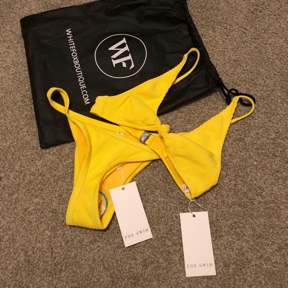White fox yellow ribbed swimsuit 👙